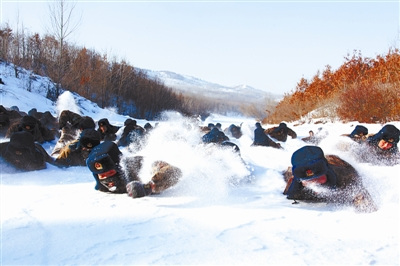 风雪中砥砺“雏鹰”翅膀 风雪中砥砺“雏鹰”翅膀