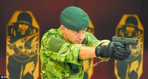 �ʼҺ���½ս��һ����ʿ�����ڲ���һ֧�ھ�9���׵ĸ����17��ǹ��