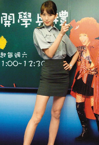资料图:台湾女星林志玲着军装照 资料图:台湾女星林志玲着军装照