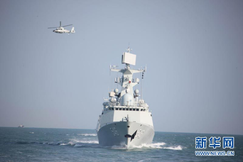 正在驶向西太平洋海域的中国海军舰艇编队。黎云摄 正在驶向西太平洋海域的中国海军舰艇编队。黎云摄