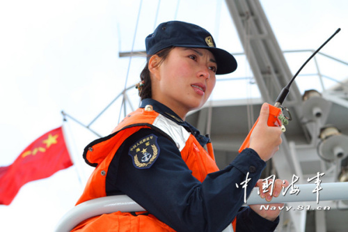 集两栖霸王花,白衣天使,政工干部,军嫂,母亲等多重角色于一身,且每个