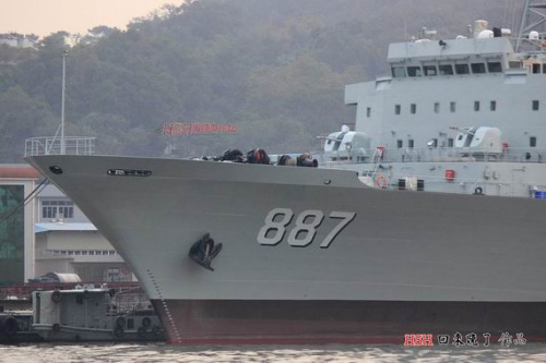 涂装新式舷号的中国887号大型补给舰 涂装新式舷号的中国887号大型补给舰