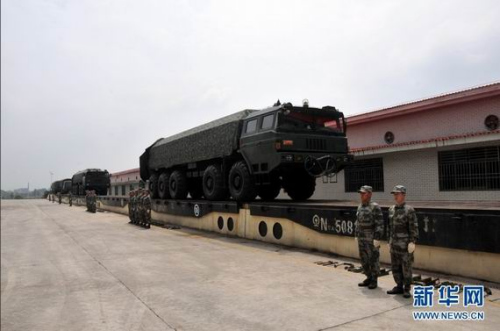 中国二炮战术弹道导弹铁路机动 中国二炮战术弹道导弹铁路机动