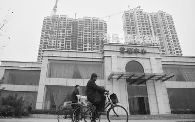 原告方开发的小区暂停工,今日,开发商将和相关政府部门对簿公堂 原告方开发的小区暂停工,今日,开发商将和相关政府部门对簿公堂