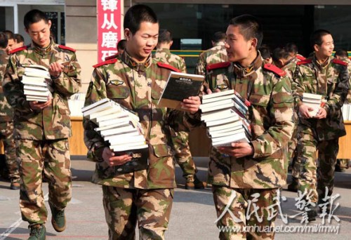 满载而归。图片来源:人民武警报 满载而归。图片来源:人民武警报