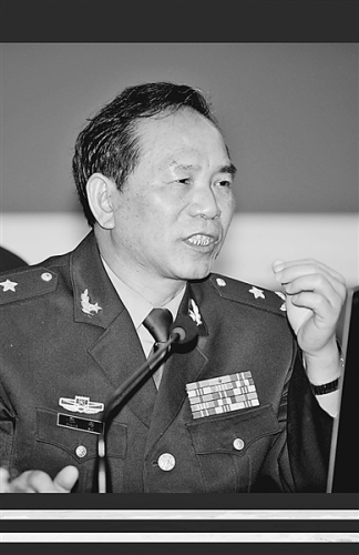 张彬,全国政协委员,1969年入伍,国防大学马克思主义教研部教授、博士生导师,先后被评为“全军优秀教师”、首届“全军践行当代革命军人核心价值观新闻人物 张彬,全国政协委员,1969年入伍,国防大学马克思主义教研部教授、博士生导师,先后被评为“全军优秀教师”、首届“全军践行当代革命军人核心价值观新闻人物