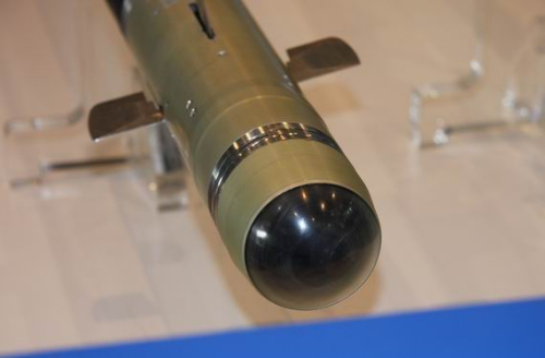 ����ͼ���й�FN-16�������յ�������ͷ��д