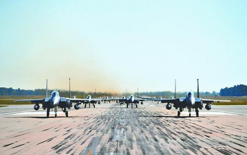 美国空军的庞大机队将因军费削减而减少训练 美国空军的庞大机队将因军费削减而减少训练