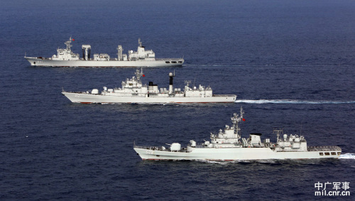 中国海军第14批护航舰艇编队前往巴基斯坦途中 王长松摄影 中国海军第14批护航舰艇编队前往巴基斯坦途中 王长松摄影