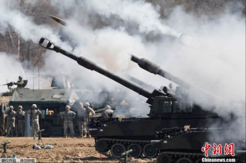资料图:韩美炮兵实弹演习 资料图:韩美炮兵实弹演习