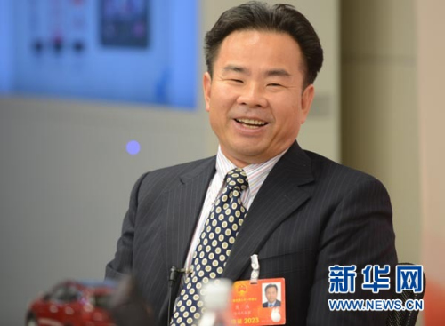 3月14日,全国人大代表、三沙市市长肖杰做客新华网两会访谈,与网友谈他的“三沙梦”。图为访谈嘉宾肖杰。新华网 郭小天 摄 3月14日,全国人大代表、三沙市市长肖杰做客新华网两会访谈,与网友谈他的“三沙梦”。图为访谈嘉宾肖杰。新华网 郭小天 摄