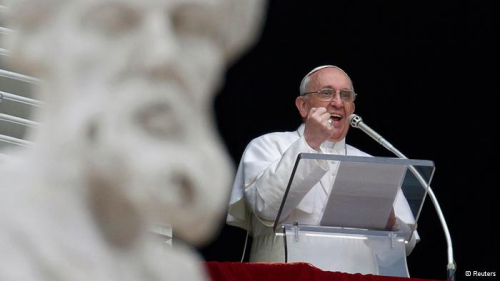 天主教新教皇方济各主持首次祈祷。 天主教新教皇方济各主持首次祈祷。