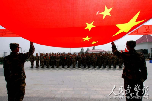 铮铮誓言。图片来源:人民武警报 铮铮誓言。图片来源:人民武警报