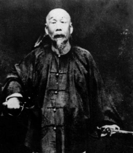 这是冯子材1885年的资料照片。新华社发 这是冯子材1885年的资料照片。新华社发