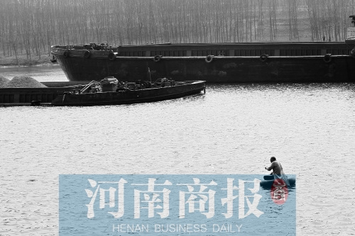 治理后的沙颍河 河南商报首席记者 杨东华/摄 治理后的沙颍河 河南商报首席记者 杨东华/摄