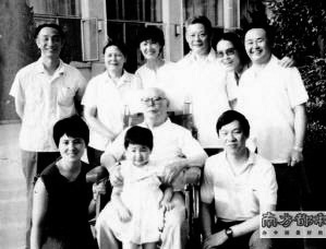 1984��6�£�Ҷ��Ӣ�ڱ���ס������˺�Ӱ