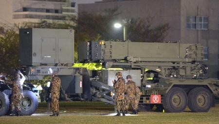 8日晚,日本自卫队部署“爱国者3”导弹 8日晚,日本自卫队部署“爱国者3”导弹