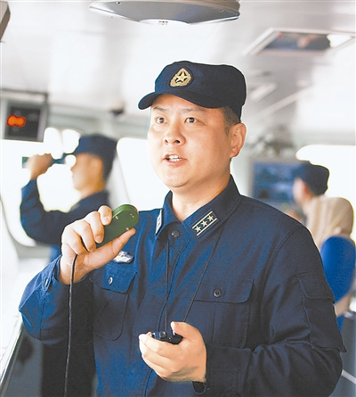 梁阳指挥战舰航行 梁阳指挥战舰航行