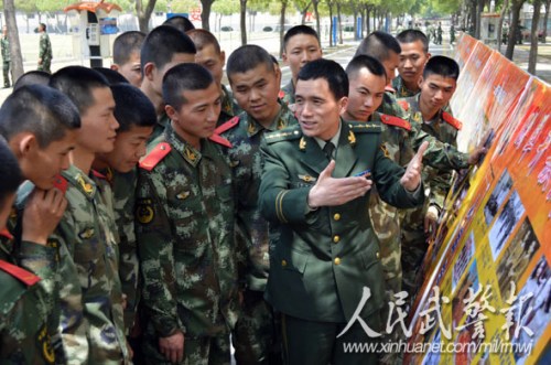 战士们感受辉煌成绩 战士们感受辉煌成绩