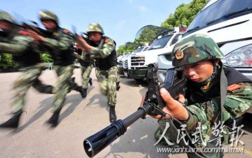 迅雷出击 迅雷出击