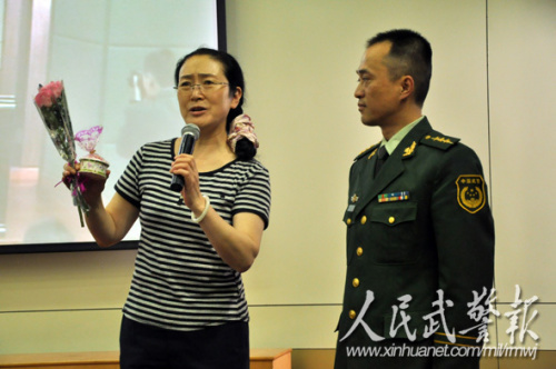 好军嫂与官兵现场互动 好军嫂与官兵现场互动