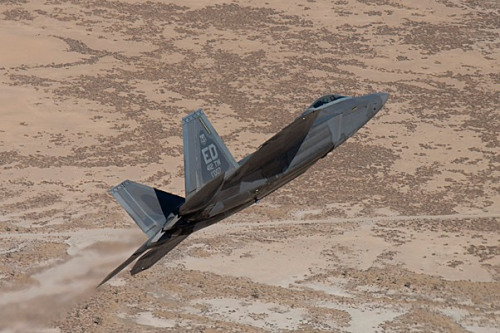 ���վ�F-22��Į����ѵ��