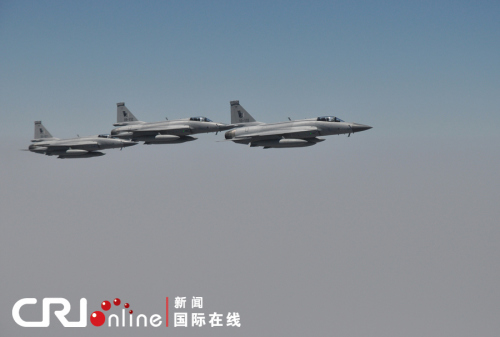 巴空军“枭龙”参与护航 巴空军“枭龙”参与护航