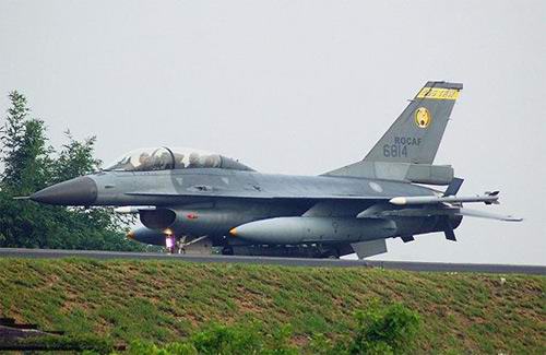 ̨��վ�F-16ս��