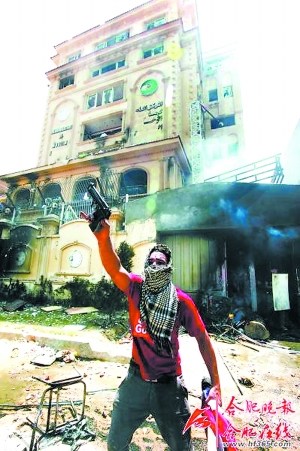 穆兄会总部遭到反对者冲击 穆兄会总部遭到反对者冲击