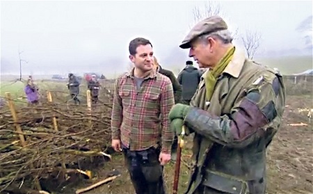 ���˹�����ԡ������¡��μӣ££�һ��Ұ���Ŀ