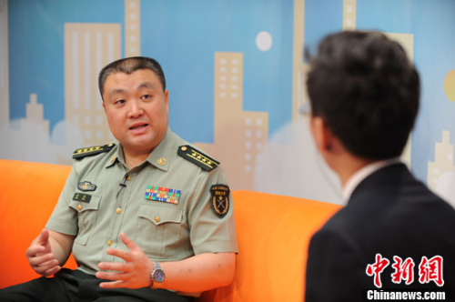 国防大学战役教研部副教授房兵做客<a target='_blank' href='http://www.chinanews.com/' >中新网</a>《新闻大家谈》解读中俄军演。 国防大学战役教研部副教授房兵做客<a target='_blank' href='http://www.chinanews.com/' >中新网</a>《新闻大家谈》解读中俄军演。