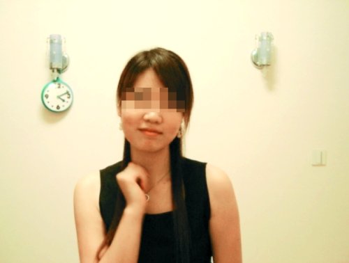她是张佳吗?看起来挺像。(来自网名“姬亚鸣一”QQ空间) 她是张佳吗?看起来挺像。(来自网名“姬亚鸣一”QQ空间)