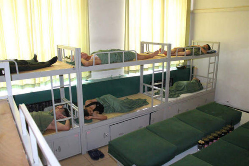 8��5�����磬�жӸɲ�ִ�����ڣ�սʿ�Ǻ�Ȼ����