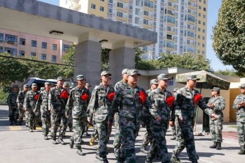  9��10�գ��±�ͬ־����ս���ǵ����һ�ӭ���߽���Ӫ������ ��