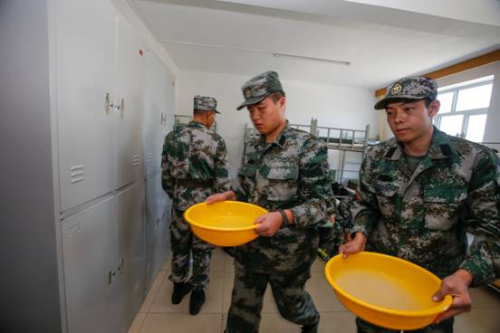 9��10�գ��±����Լ����ֵ�ϴ����ˮ������ ��