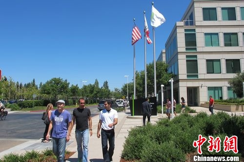 图为硅谷苹果公司总部 韩胜宝摄 图为硅谷苹果公司总部 韩胜宝摄