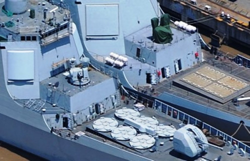 ���գ���������052D����052�����𽢴�ֱ����װ�öԱ�ͼ�������ع⡣