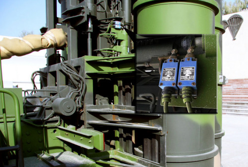 中国红旗9导弹使用日本电子元器件(组图) 中国红旗9导弹使用日本电子元器件(组图)