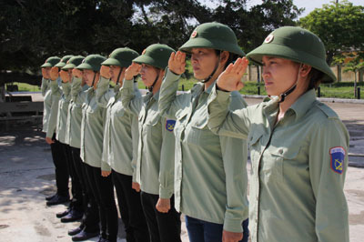 Խ�Ϻ���Ǳͧ��Ů�������(��ͼ)