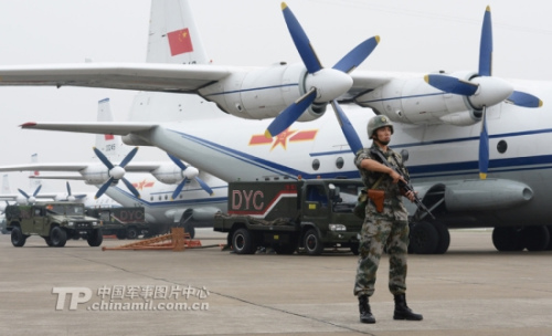 10��16���峿,��ʹ���ж�-2013B����������ս����ϰ���ݲ��ӹٱ����Ϸ�ĳ�������ձ���ǻ�������Զ��Ͷ�͡� �й�����ͼƬ���� �������Ӱ���� 