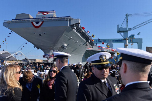 “福特”号航母下水现场 “福特”号航母下水现场