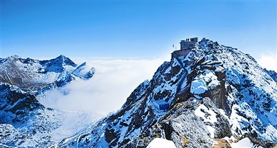 风雪中的詹娘舍哨所。 风雪中的詹娘舍哨所。