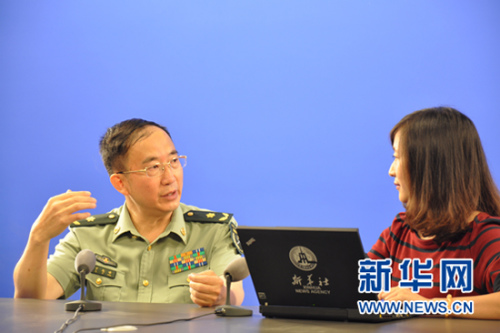 于起峰与主持人现场交流 于起峰与主持人现场交流