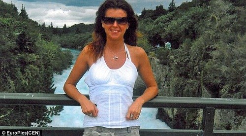37岁瑞典跳伞爱好者瓦莱特·罗斯兰在其退役前的最后一跳中不幸身亡。 37岁瑞典跳伞爱好者瓦莱特·罗斯兰在其退役前的最后一跳中不幸身亡。