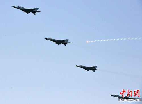 �����ж����Ͼ��ݵļ�-8ս��