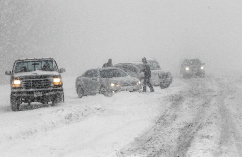 在美国中西部部分地区,出现了数英寸的降雪。 在美国中西部部分地区,出现了数英寸的降雪。
