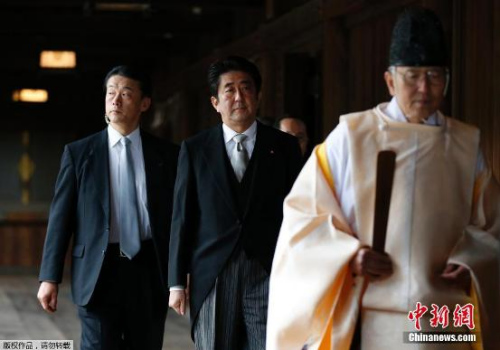 2014年,行使集体自卫权和自卫队更名都可能成为安倍下一步棋。 2014年,行使集体自卫权和自卫队更名都可能成为安倍下一步棋。
