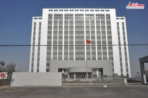 兰考县财政局,曾被曝总投资2000万元,门口没有悬挂门牌。 人民网 高泽华摄 兰考县财政局,曾被曝总投资2000万元,门口没有悬挂门牌。 人民网 高泽华摄