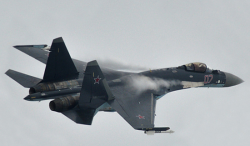 资料图：俄罗斯苏-35战机航展献技