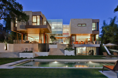 �����ɷ��������˹ͼ����(Stuart)����һ���ִ�����סլ��á�����סլû���κλ�����װ����������ۼ�Լ�����Խ������ں�����ˮ�������۵ס�